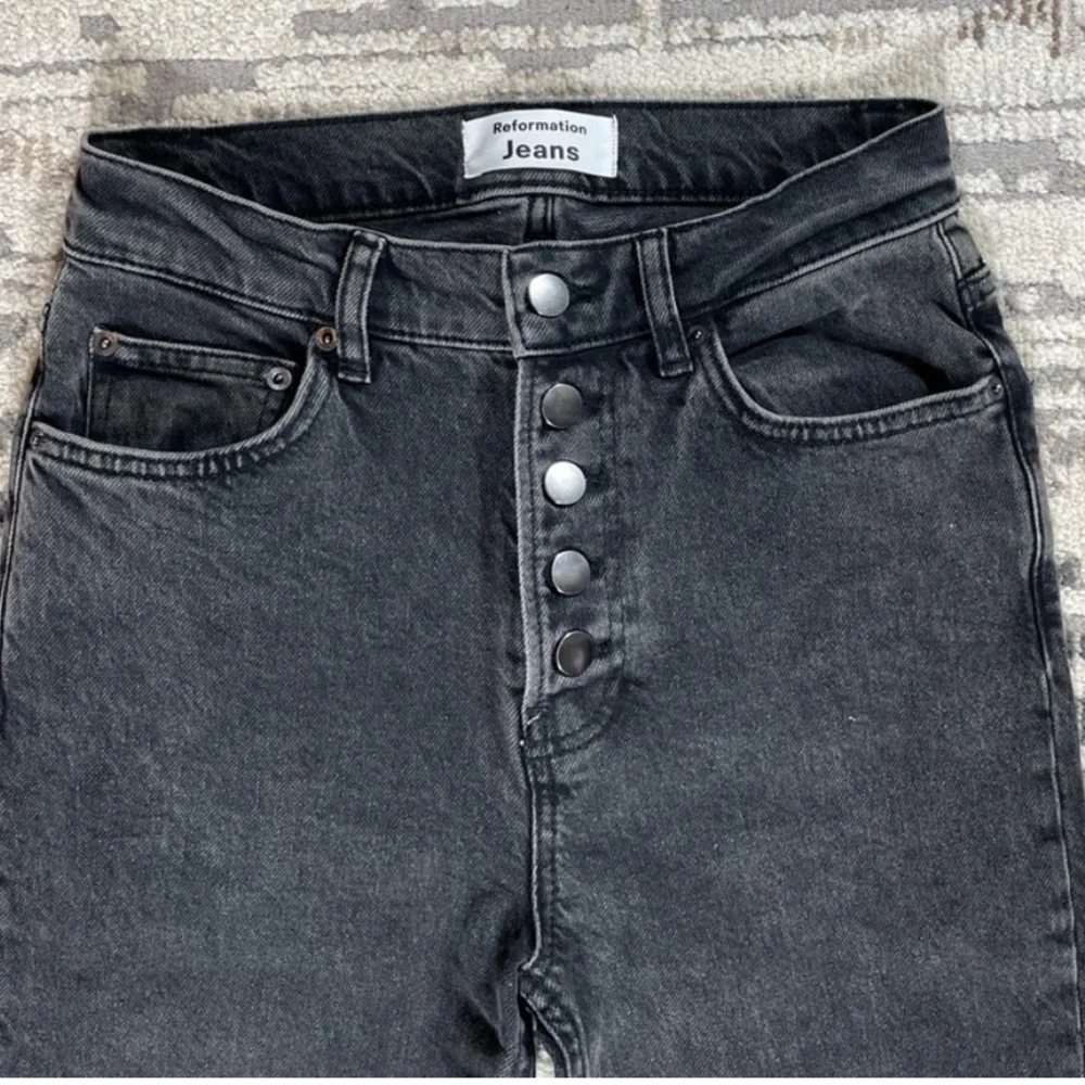 Reformation Liza High Rise Exposed Button Black Yuma Wash Cigarette Jeans Denim - Picture 4 of 12